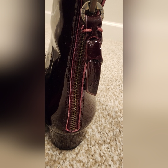 NWOT Pointed toe patent leather booties - Picture 12 of 12